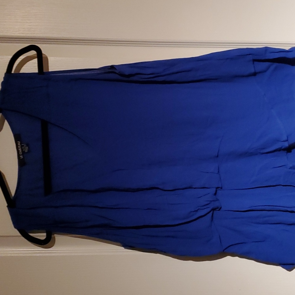 LE Chateau extra large sleeveless top with ruching.